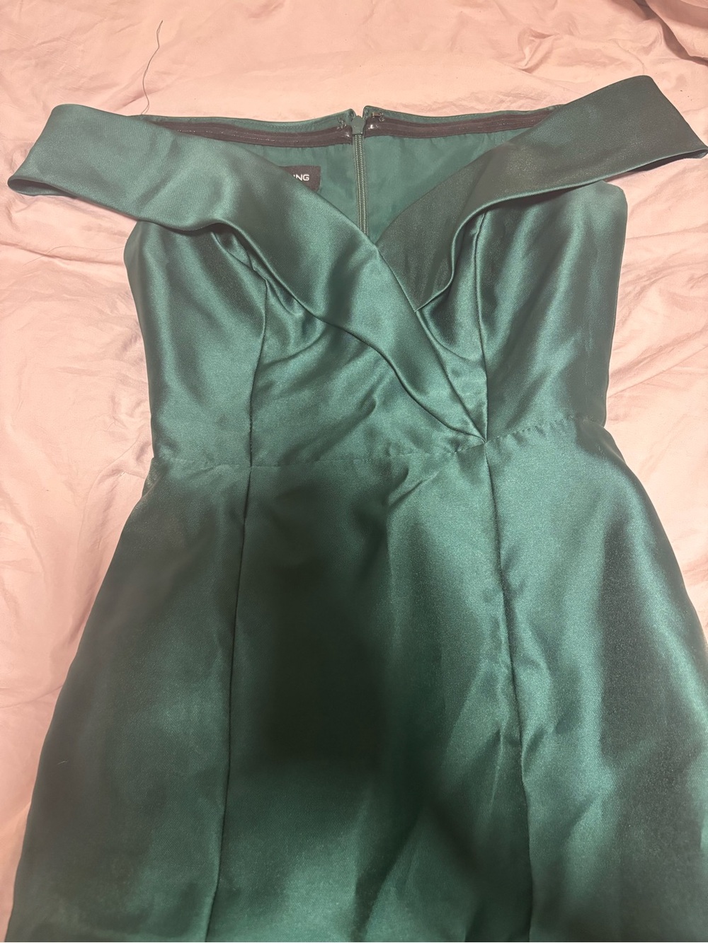 ALFRED SUNG Emerald Off-Shoulder Satin Dress